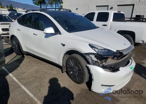 2021 Tesla Model Y z USA, uszkodzony, nr VIN 5YJYGDEE2MF294292